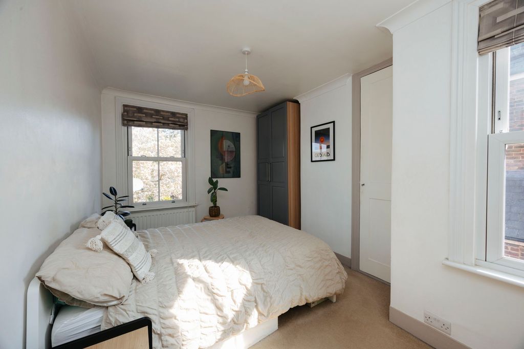 Property photo 3 of 21 Bedroom