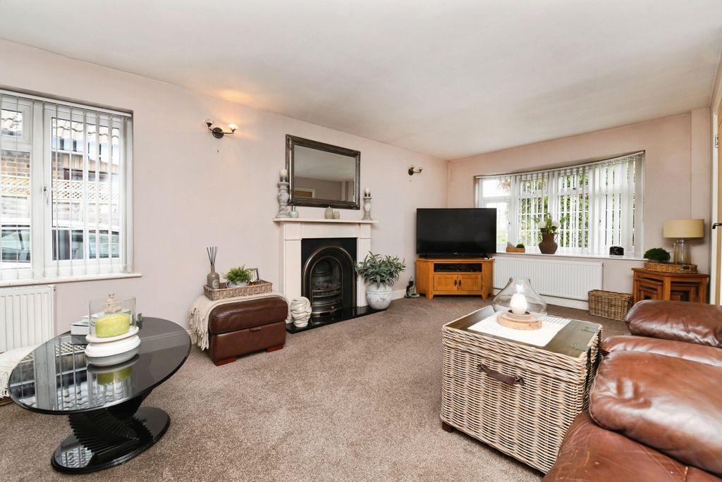 Property photo 2 of 34 Picture