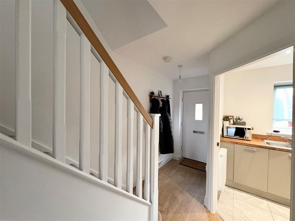 Property photo 3 of 17 Hallway 2.Jpg