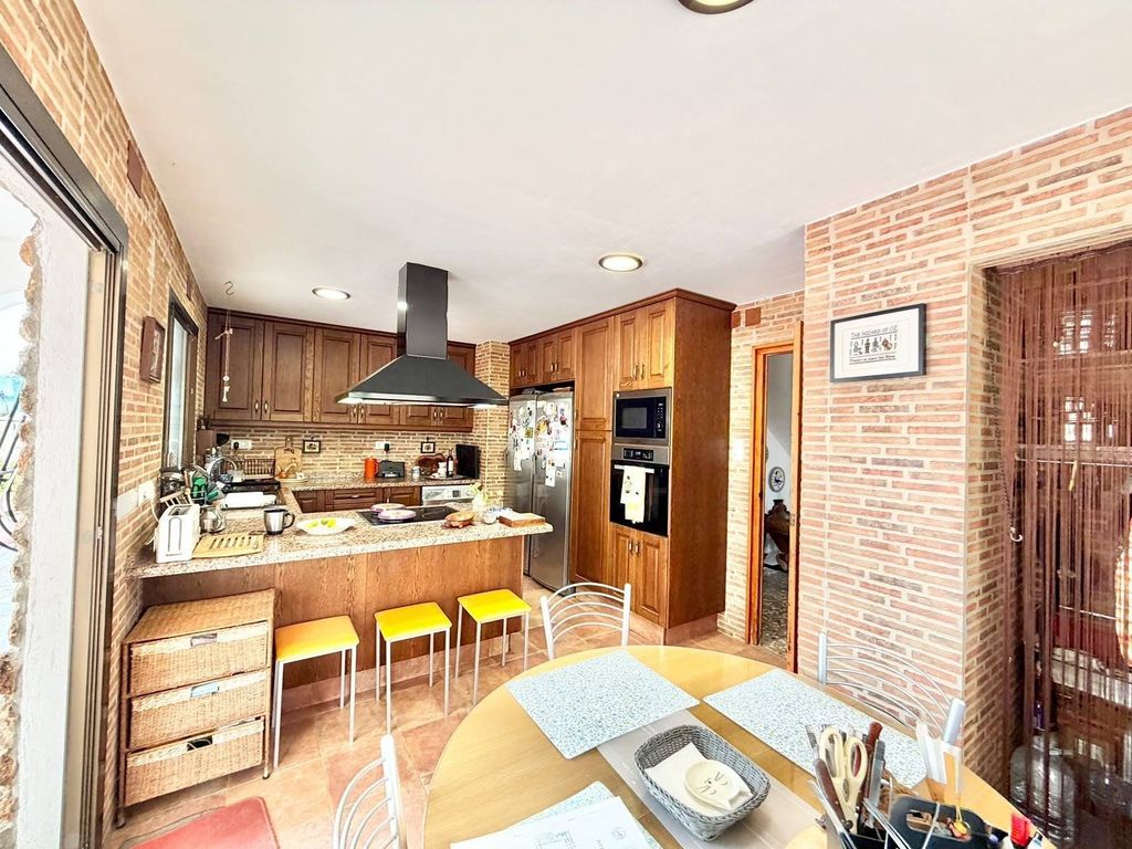 Property photo 3 of 29