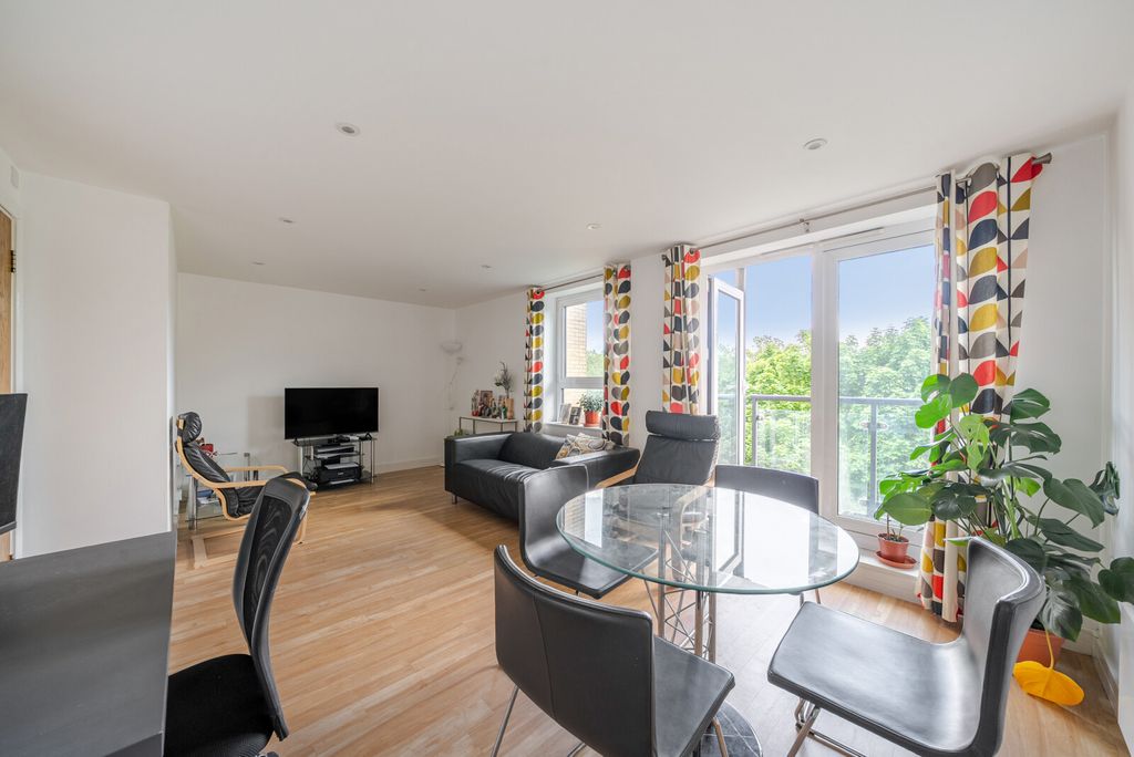 Property photo 2 of 19 1458996-5-6A05d0d...