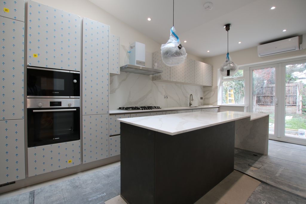 Property photo 1 of 12 6