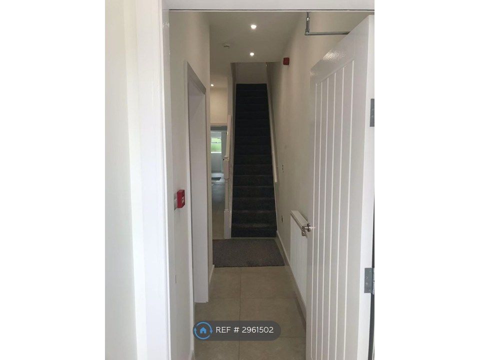 Property photo 2 of 26 Hallway 2