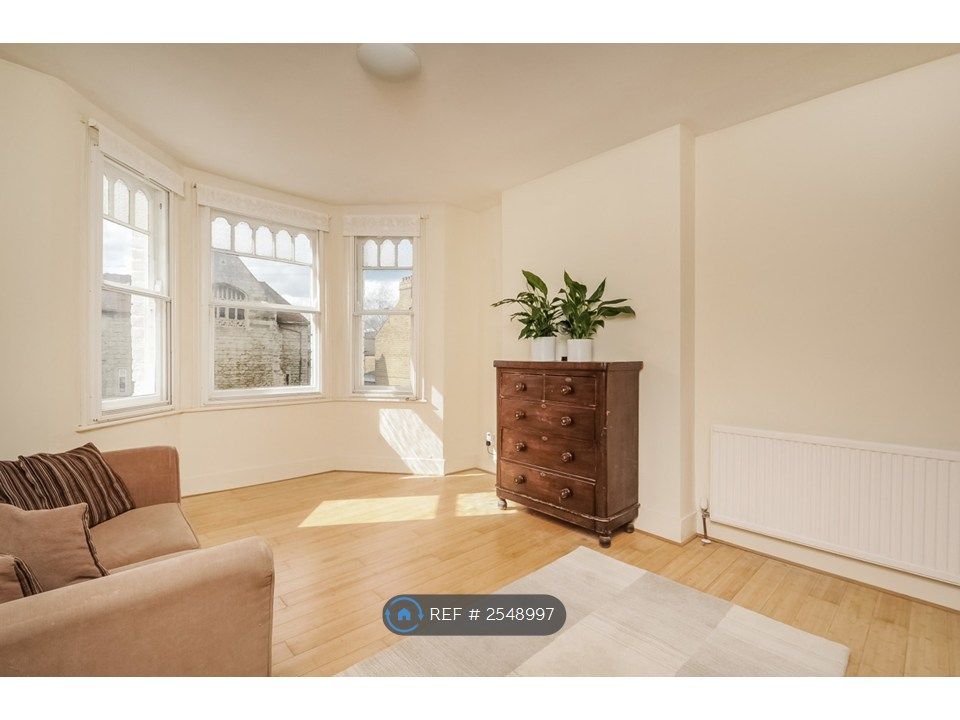 Property photo 1 of 17 Living Room