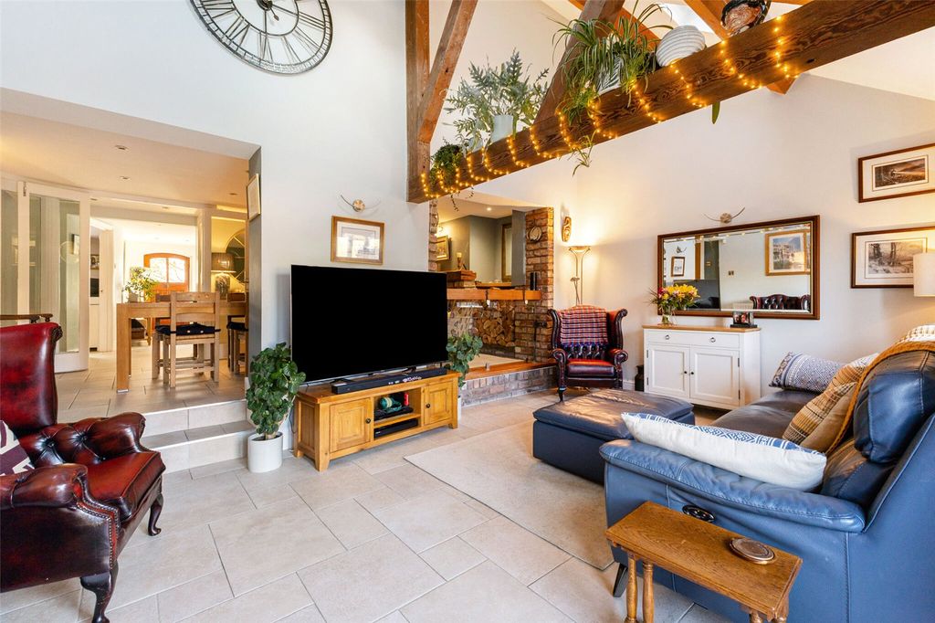 Property photo 2 of 22 Sitting Room