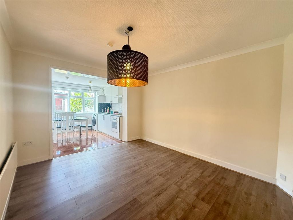 Property photo 3 of 14 Open Plan