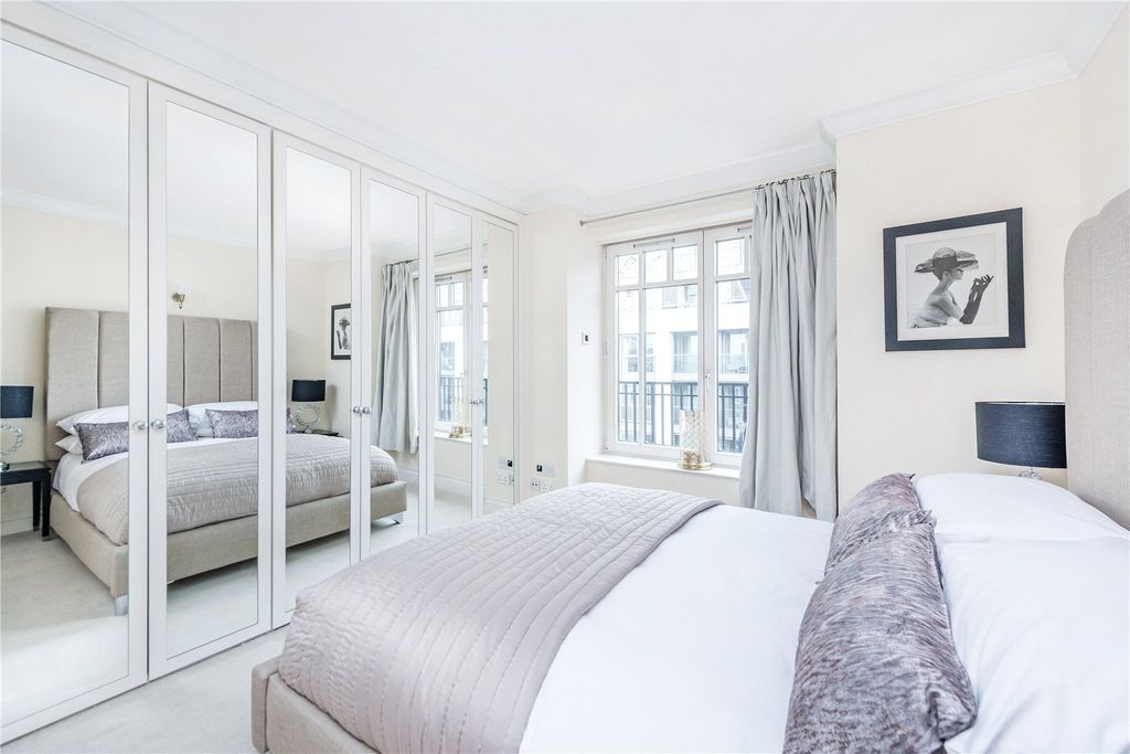 Property photo 3 of 14 Bedroom