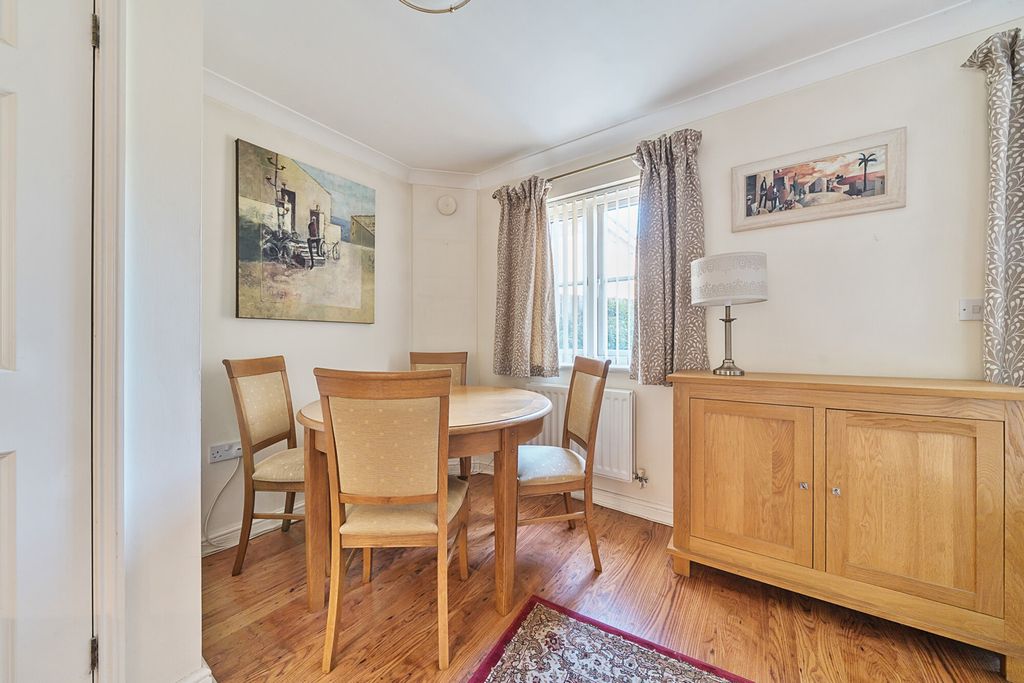 Property photo 3 of 21 Dining