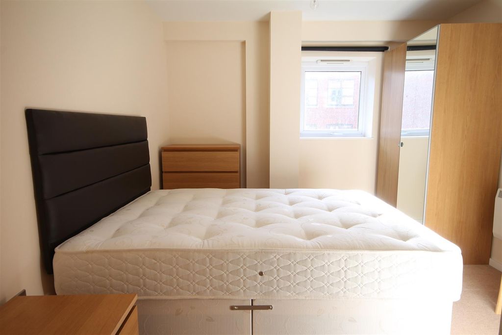 Property photo 3 of 9 40714.Jpg