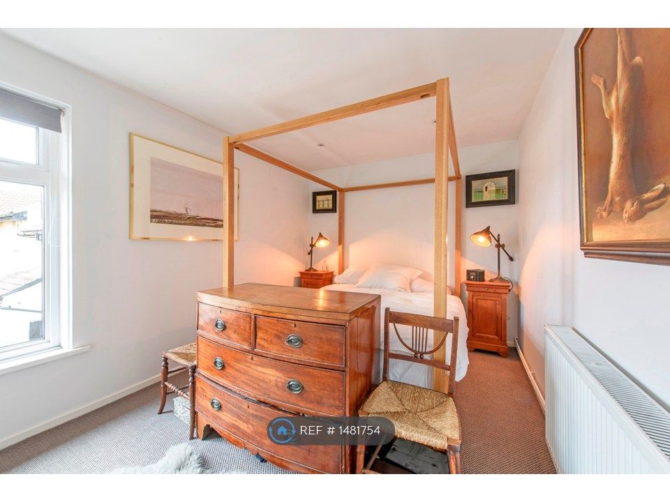 Property photo 3 of 7 Bedroom