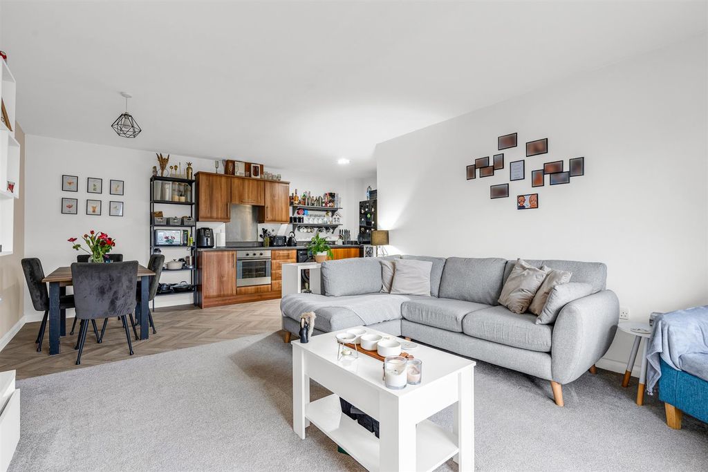Property photo 3 of 16 Internal-10.Jpg