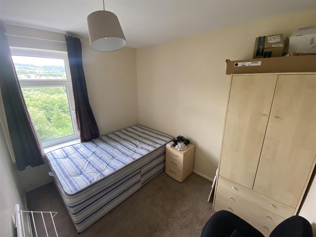 Additional image 6 of 4 bed property to rentRaymond Terrace, Treforest CF37