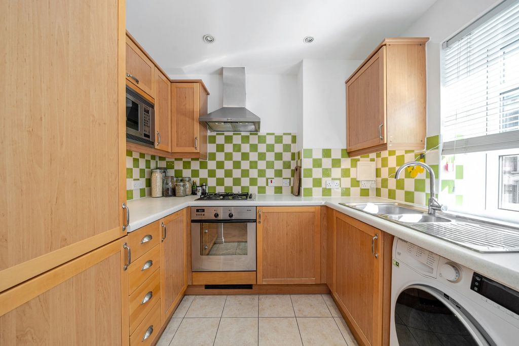 Property photo 3 of 11 Picture No. 10