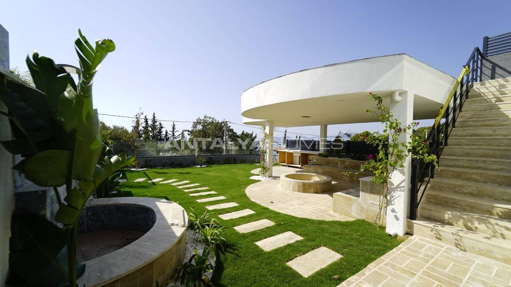 Property photo 3 of 37