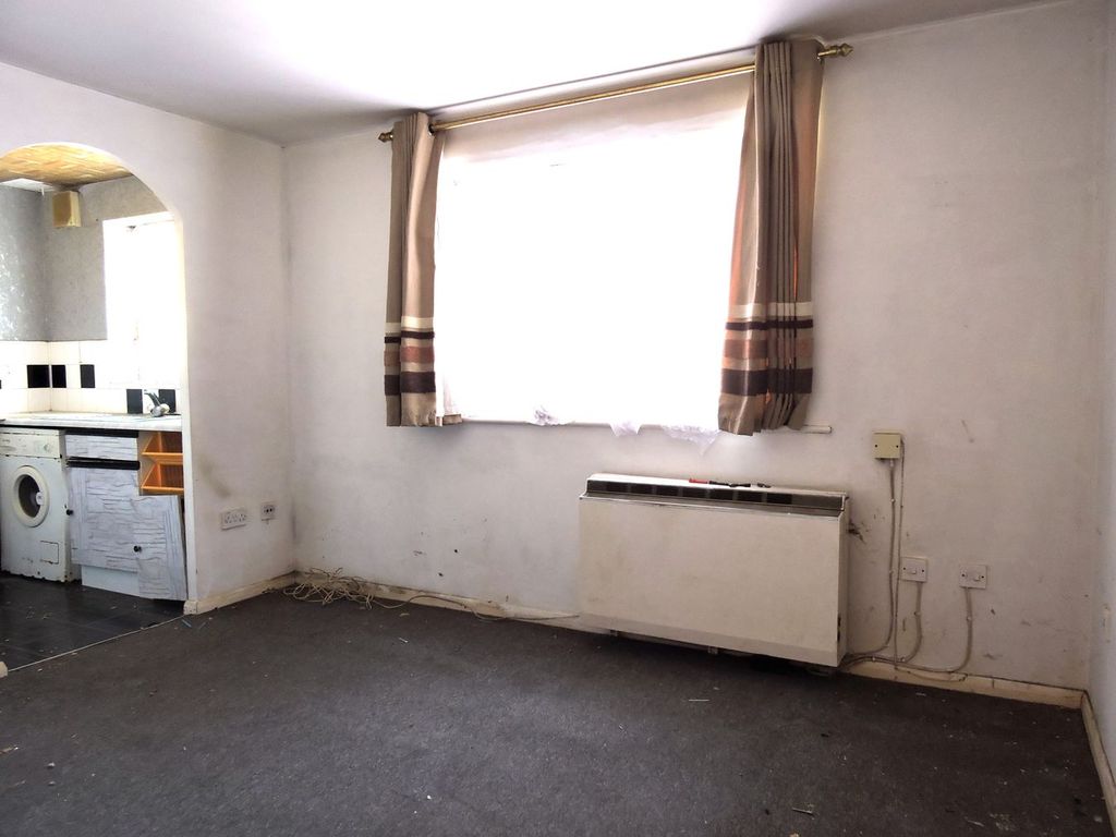 Property photo 2 of 5