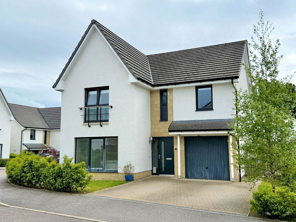Property photo 1 of 34