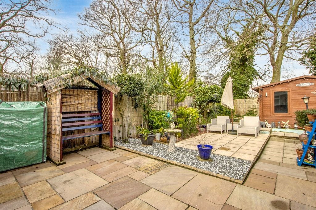 Property photo 2 of 25 3771344