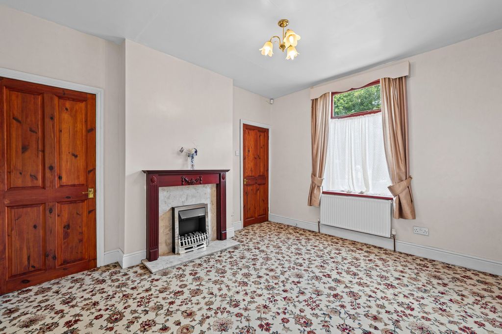Property photo 3 of 43