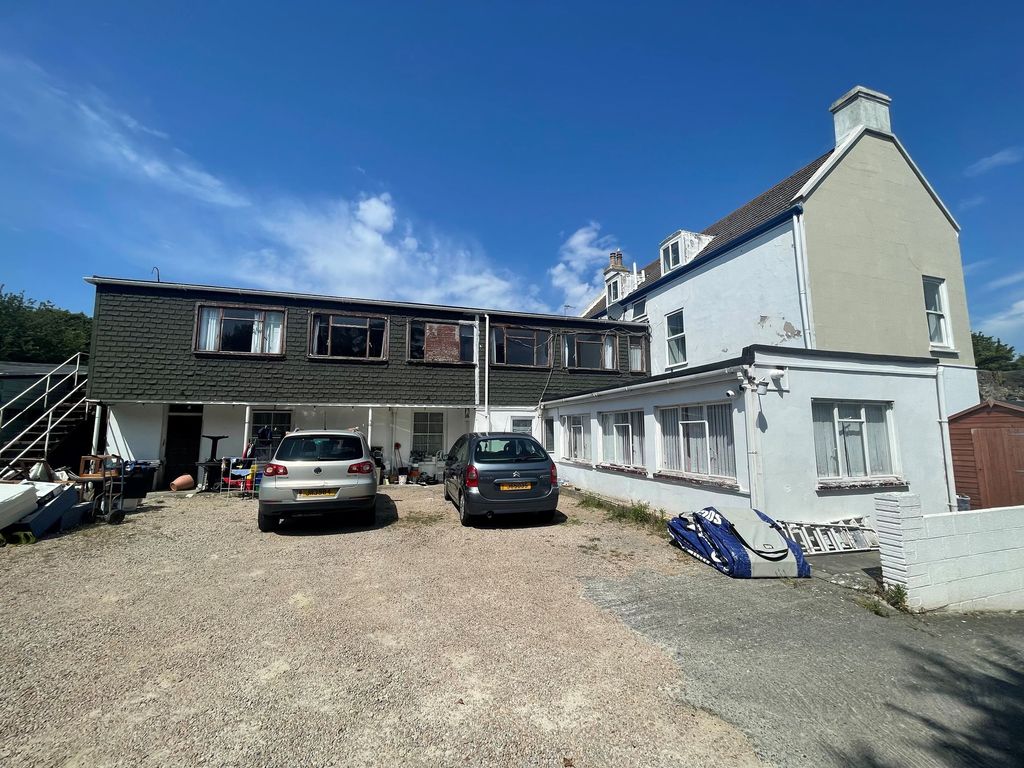 Property photo 3 of 3