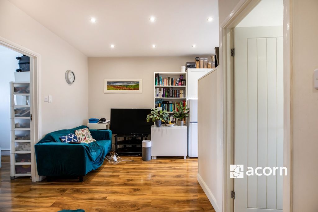 Property photo 2 of 10 B42Fbae7-4Daf-F01...