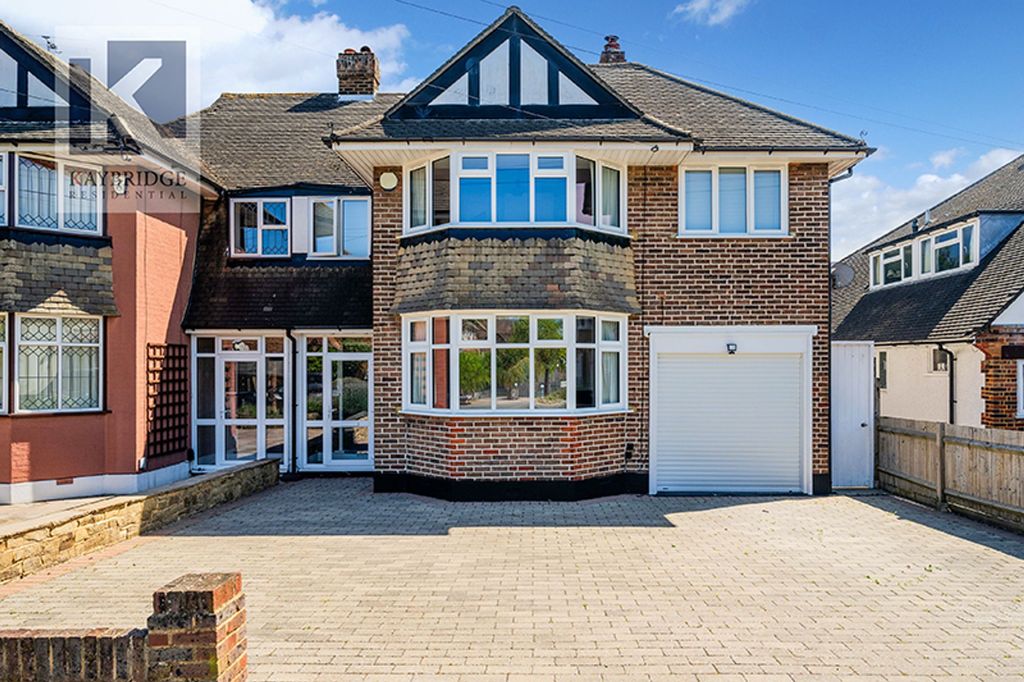 Property photo 1 of 14 Stoneleigh Park Road, Epsom - Kt19 0Rq