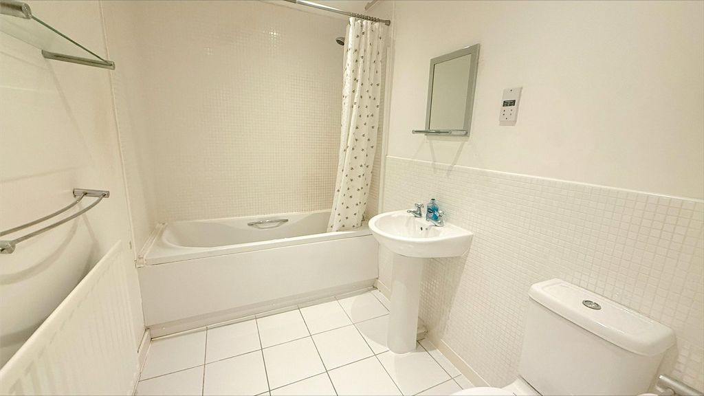 Property photo 3 of 6 Picture No. 17