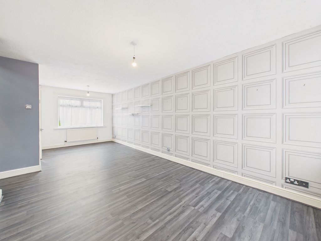 Property photo 2 of 7 Lounge