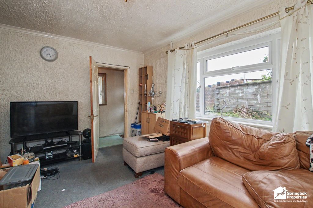 Property photo 3 of 17 Image 2