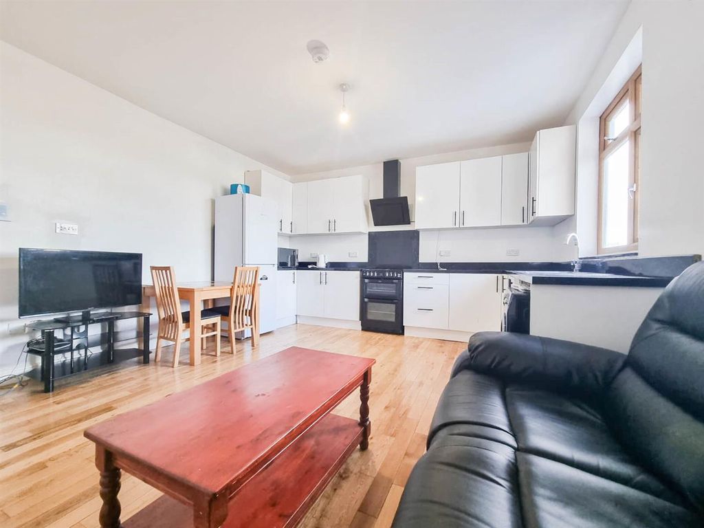Property photo 1 of 3