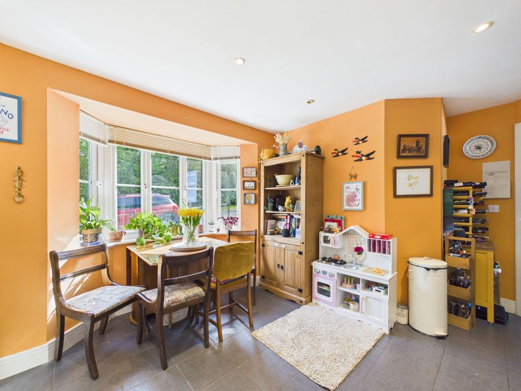 Property photo 2 of 26