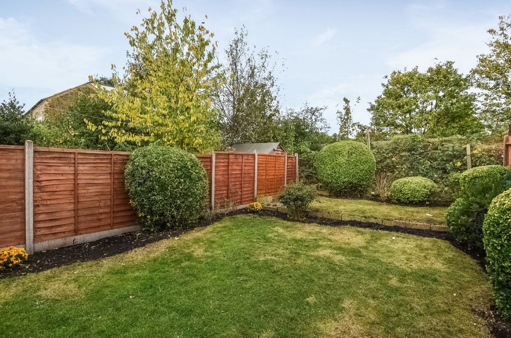 Property photo 2 of 13 Garden