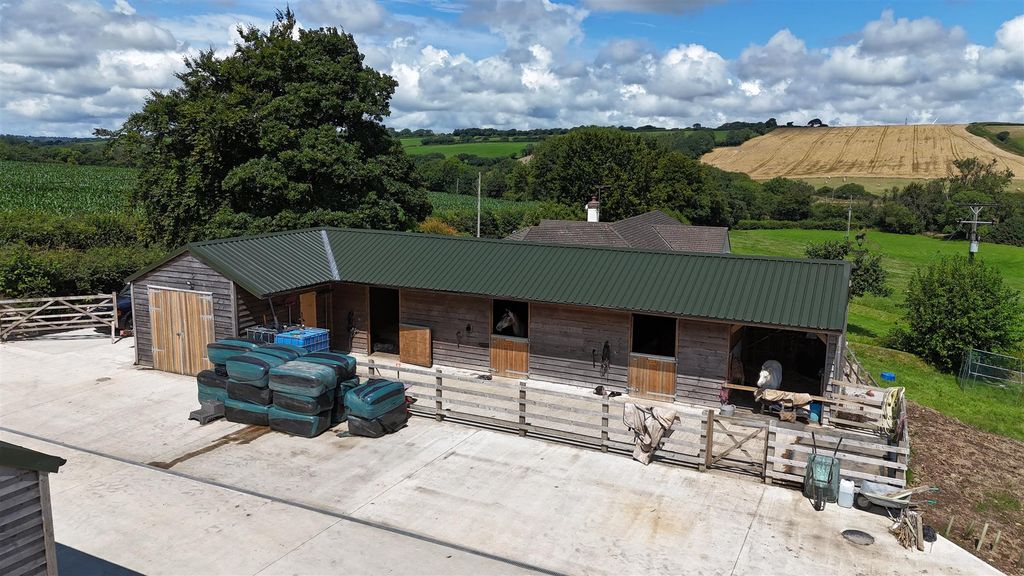 Property photo 2 of 30 Stable