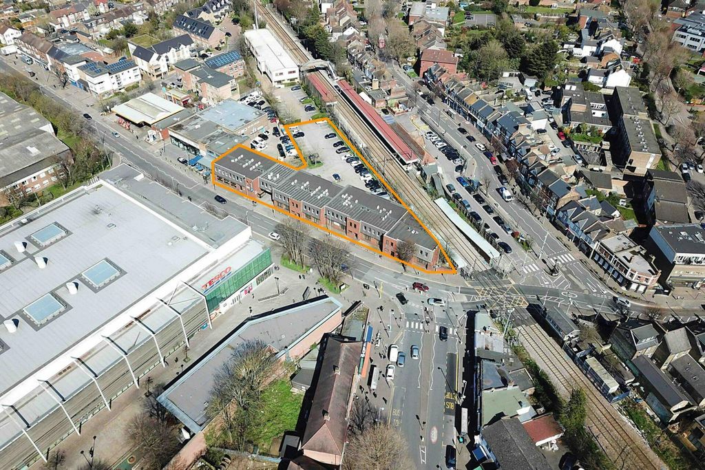 Property photo 2 of 11 Aerial9Outine1920x1280.Jpeg