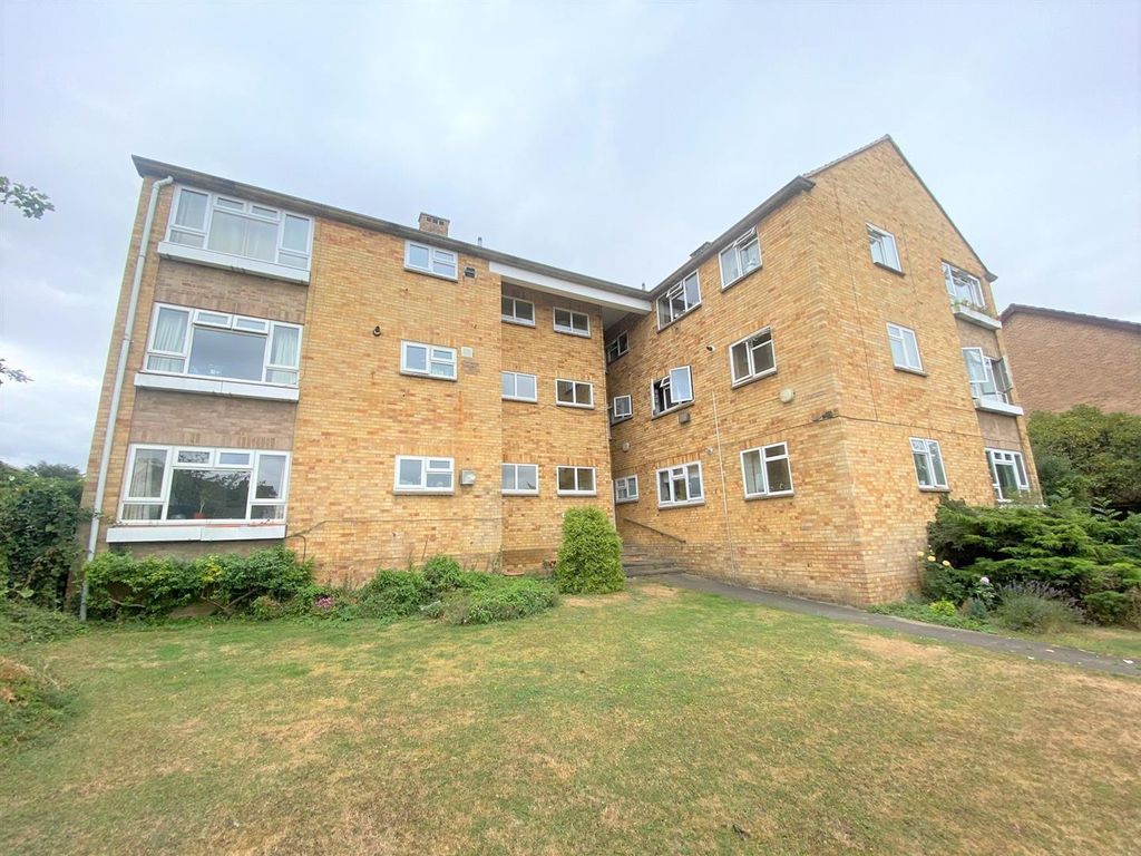 Property photo 1 of 7 External