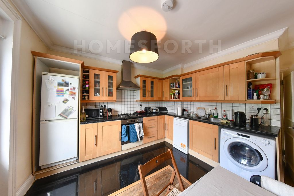 Property photo 3 of 10 Photo 10