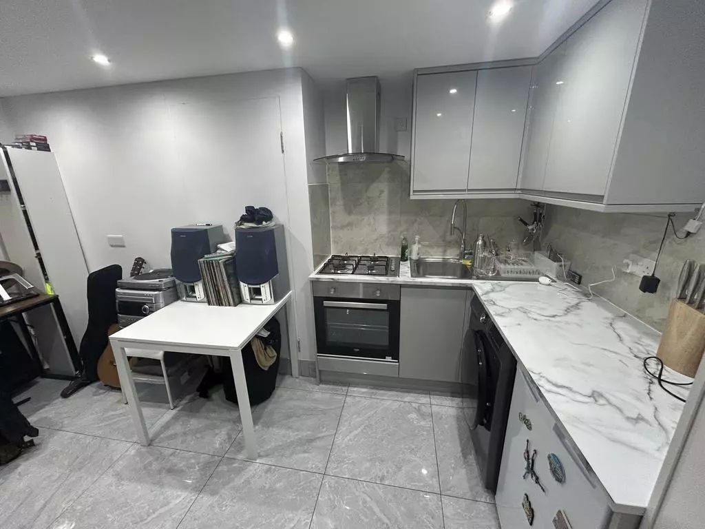 Property photo 1 of 11 Photo 11