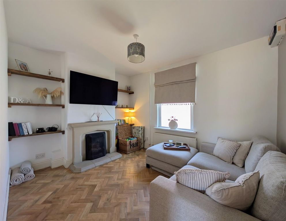 Property photo 3 of 14