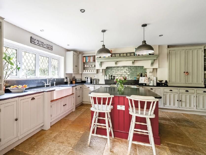 Property photo 3 of 35 Image