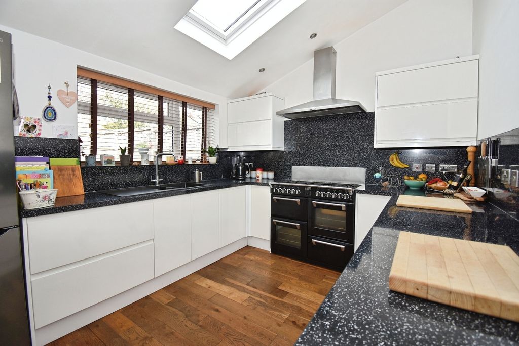 Property photo 2 of 17 Pbox-Img.Jpg
