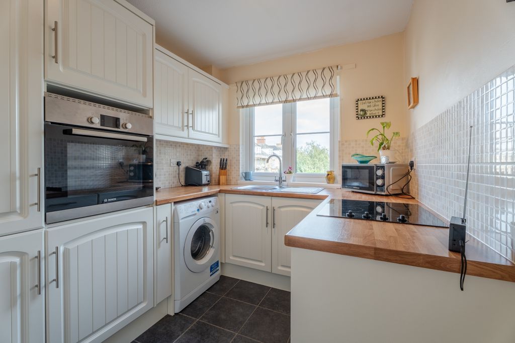 Property photo 2 of 11 Dsc01824-Hdr
