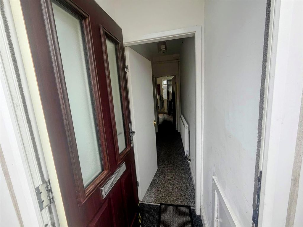 Property photo 3 of 13 Entrance