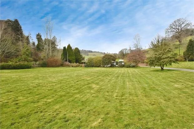 Property photo 2 of 12 Picture 3