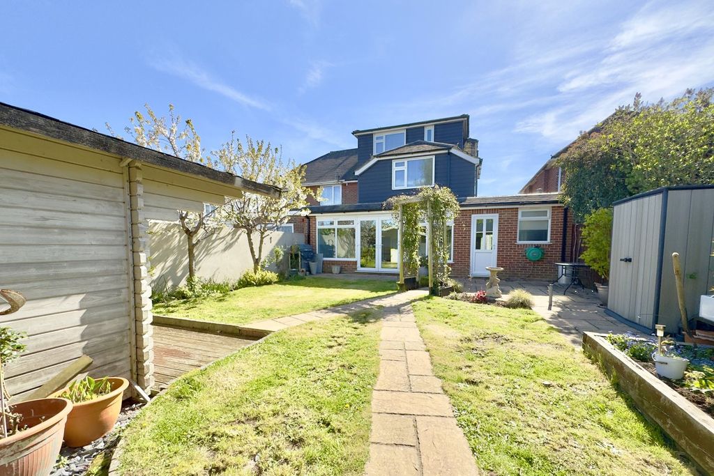 Property photo 3 of 25