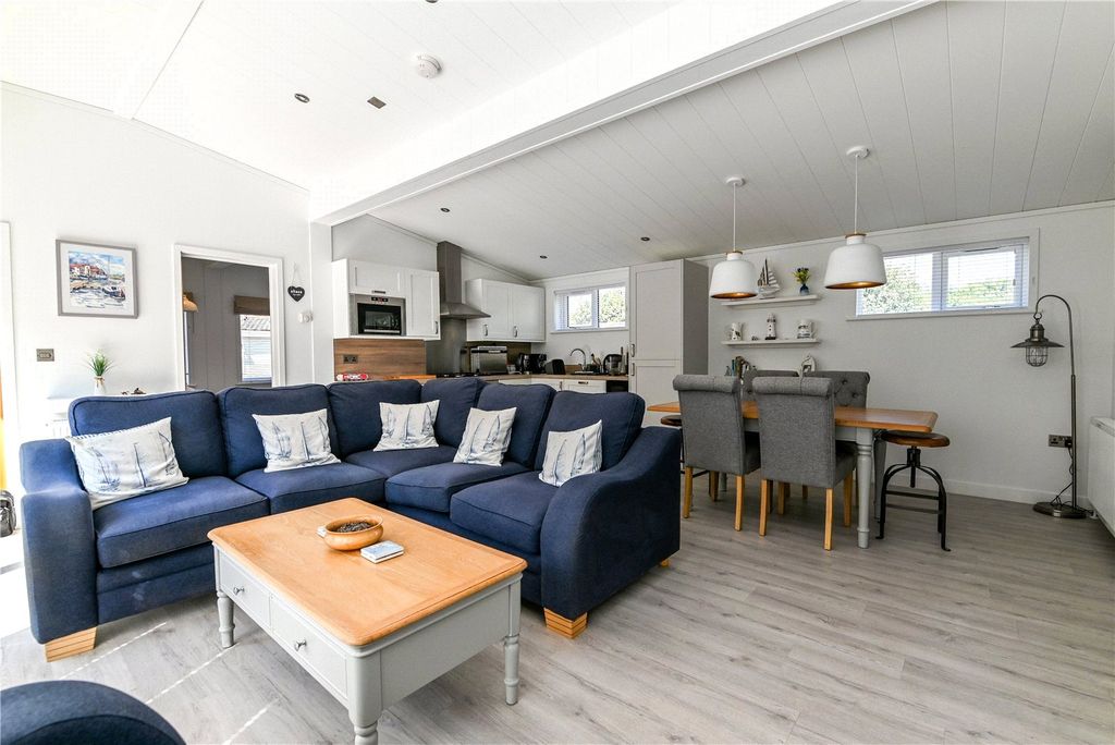 Property photo 2 of 18 Picture No. 05