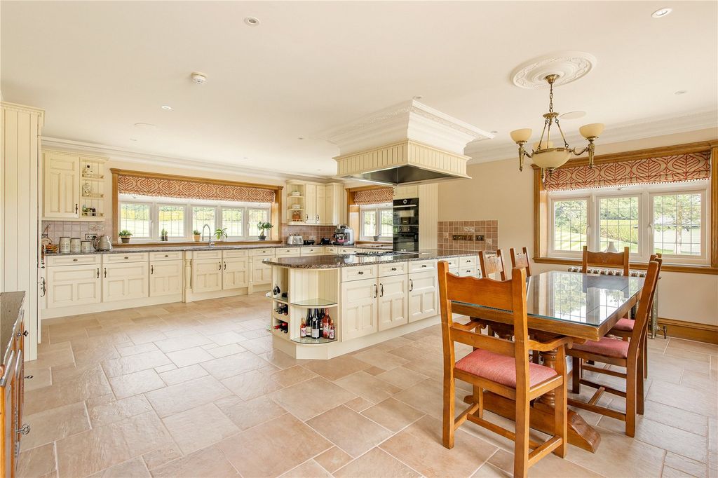 Property photo 2 of 30 Kitchen