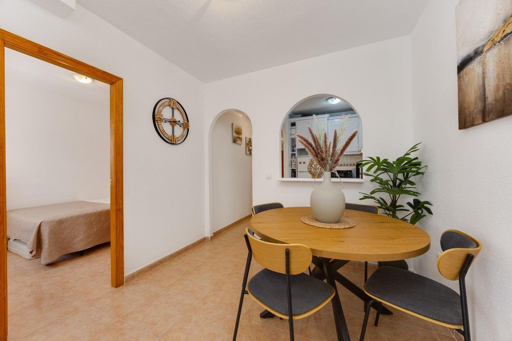 Property photo 2 of 61