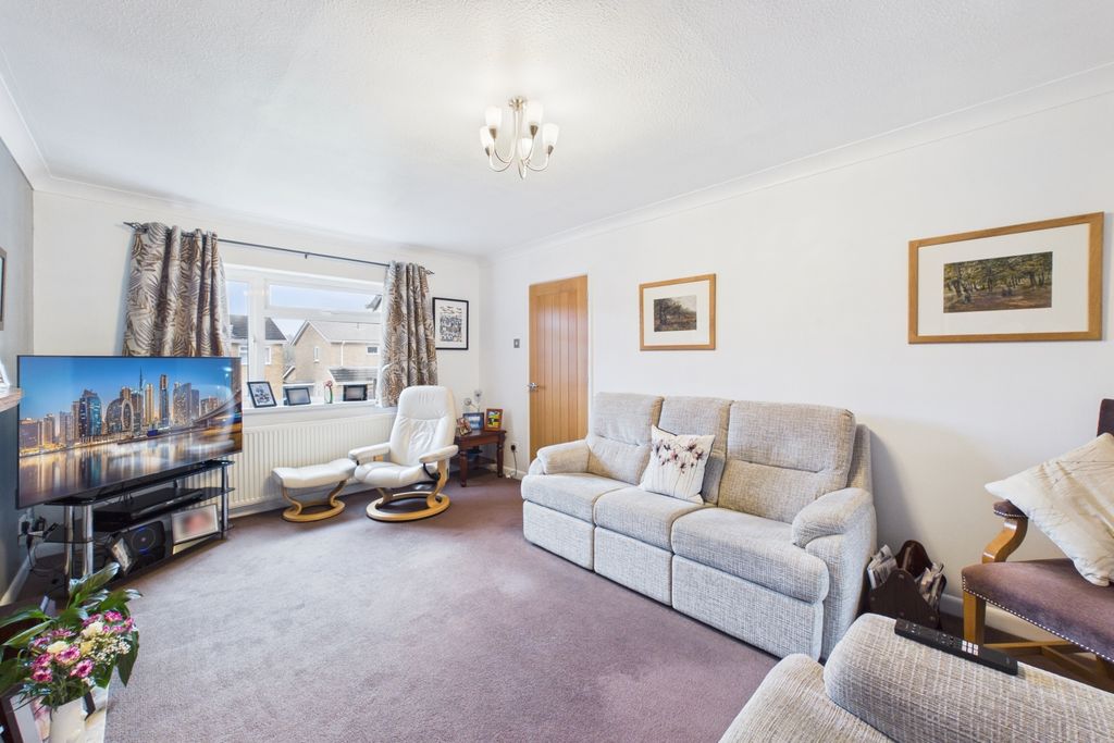 Property photo 2 of 25 Lounge