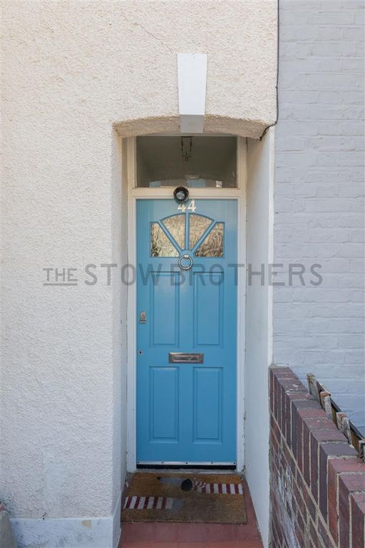 Property photo 2 of 25