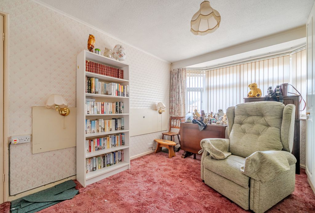 Property photo 2 of 13 1382146-20-691F32...