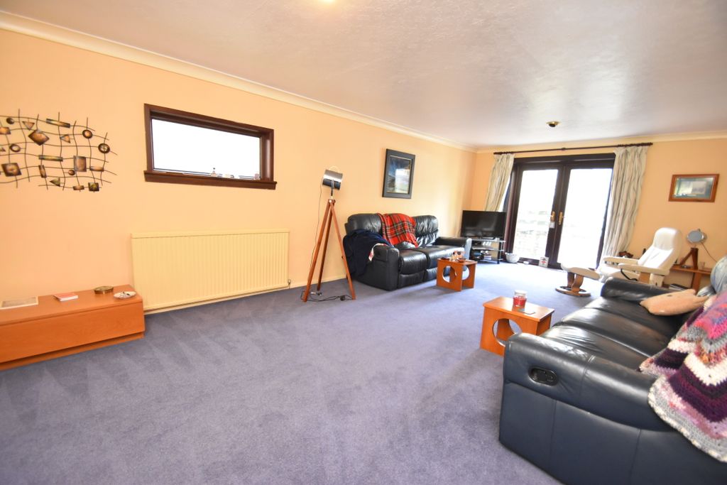 Property photo 2 of 27